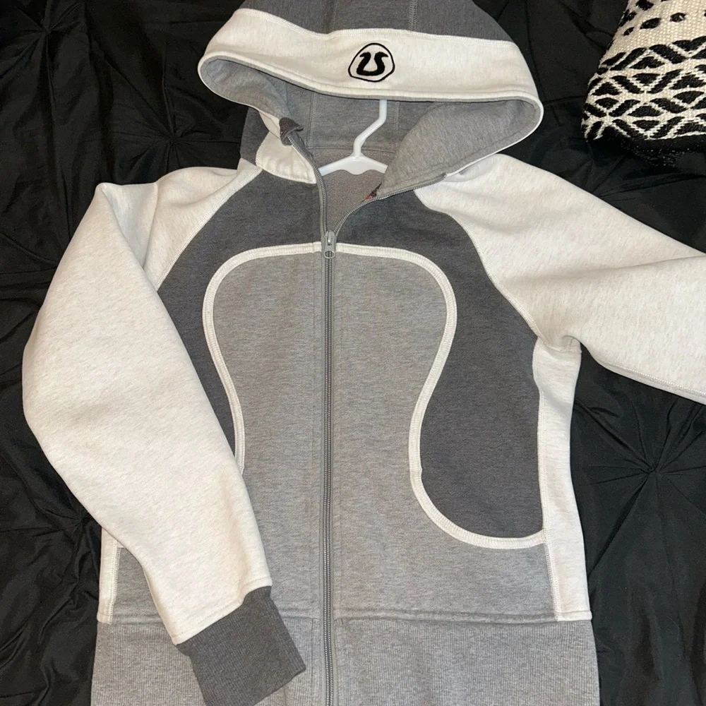 Lululemon Scuba Hoodie Sz 8 - Picture 1 of 3